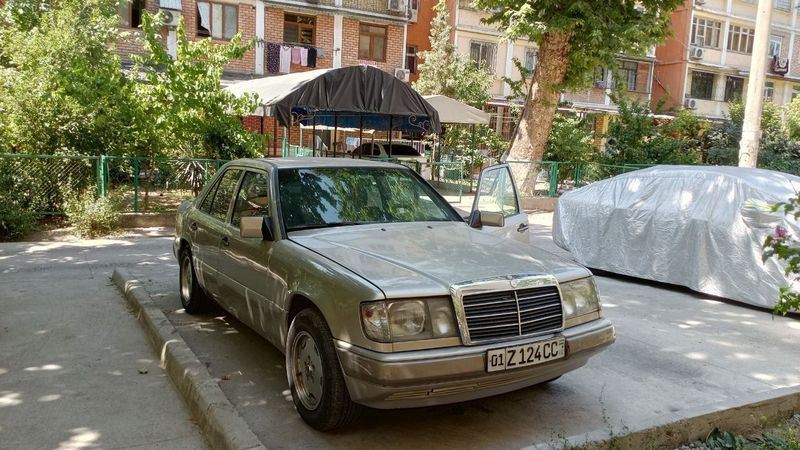Мерседес w124 e230 Мерседес w124 e230