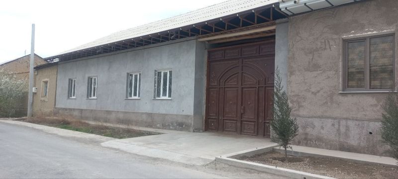 Zilol mahallada 5 sotixli hovli