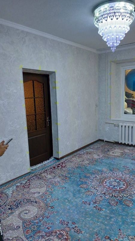 Сотилади колин гилам