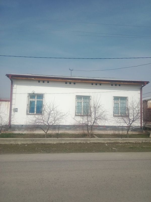 Chelak shaxri dostonbek bazimgoxi yonida Chelak shaxri dostonbek bazimgoxi yonida