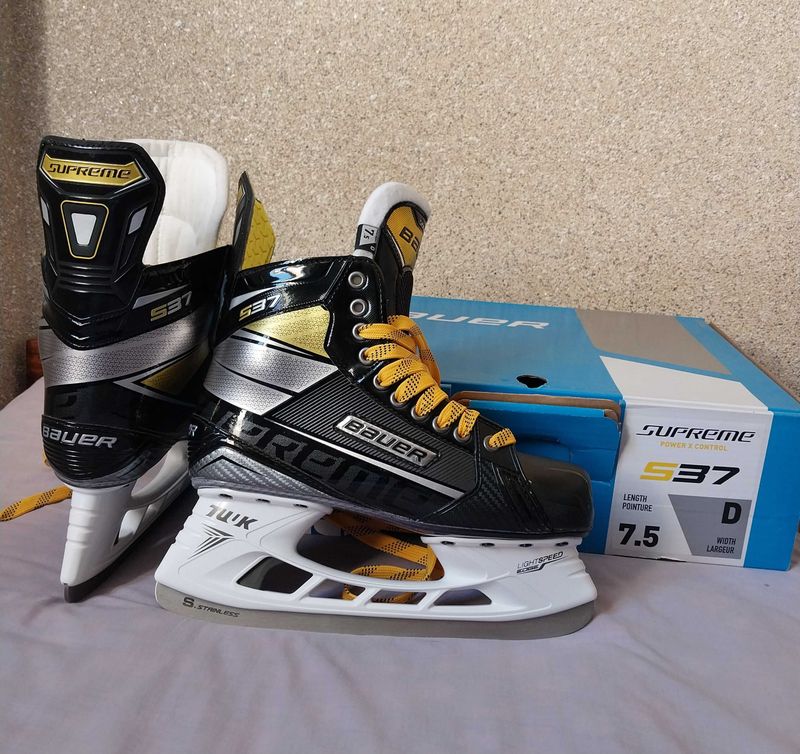 Коньки BAUER S 37 Supreme предтоповая модель,состояние как новые. Коньки BAUER S 37 Supreme предтоповая модель,состояние как новые.