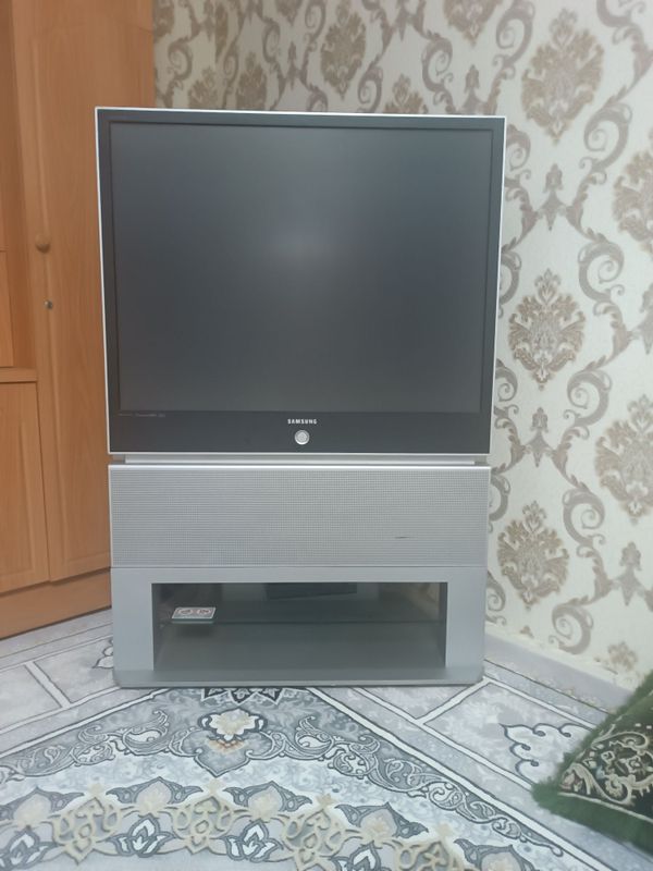 Samsung televizor holati yaxshi 50 dan ortiq rus kanal bor kelishiladi Samsung televizor holati yaxshi 50 dan ortiq rus kanal bor kelishiladi