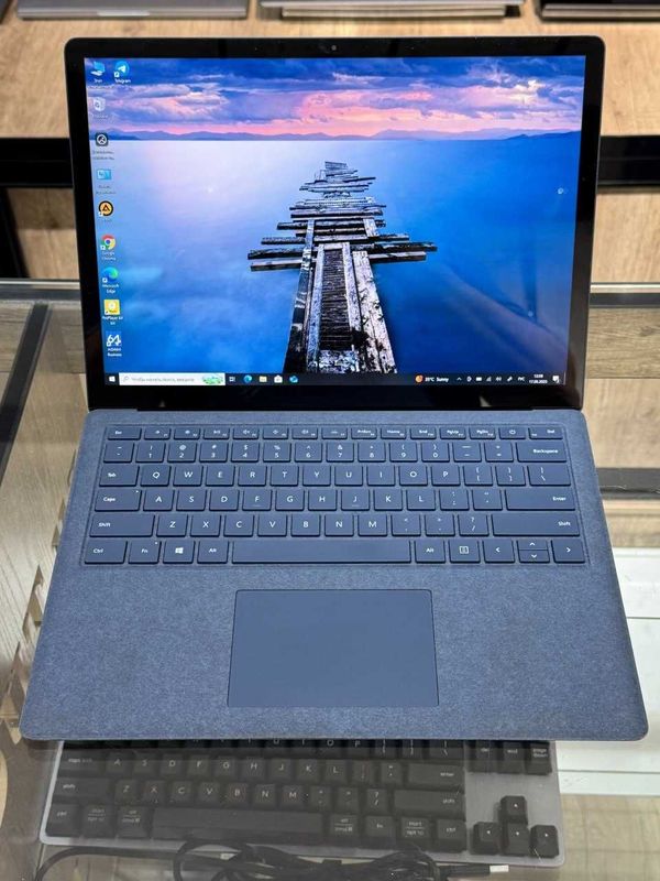 Microsoft surface laptop 2 Core i7-8650U ram 16 ssd 256 Microsoft surface laptop 2 Core i7-8650U ram 16 ssd 256