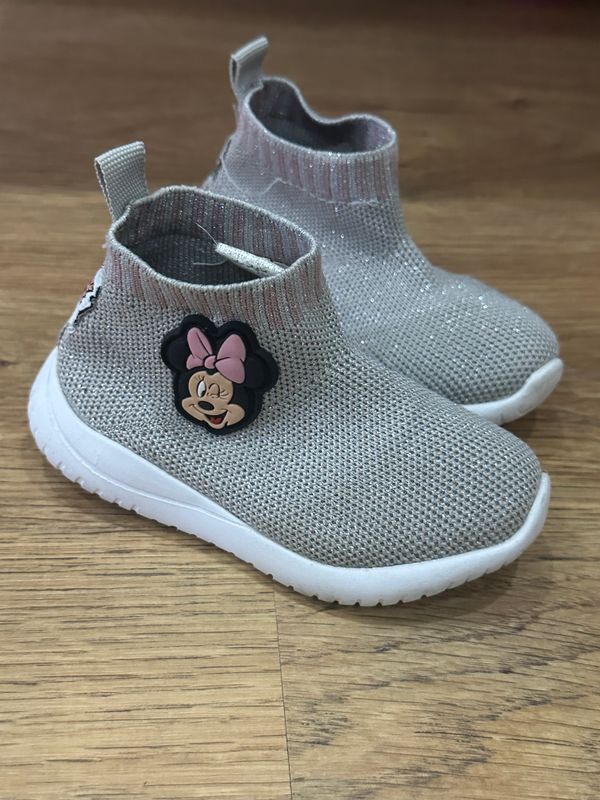 Kiyilgan skeecers 24 razmer Kiyilgan skeecers 24 razmer