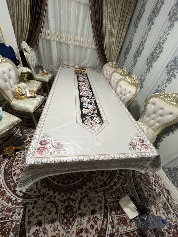 Srochna sotiladi xolati zor 350$ 10 talik stol stu