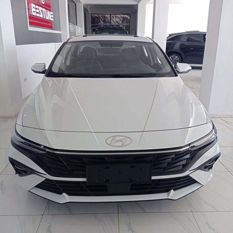 Hyundai elantra sotiladi Hyundai elantra sotiladi
