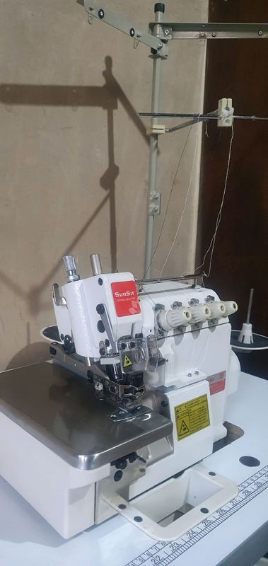 Sotiladi: Sunsir 4ipli elektron overlock mashina Sotiladi: Sunsir 4ipli elektron overlock mashina