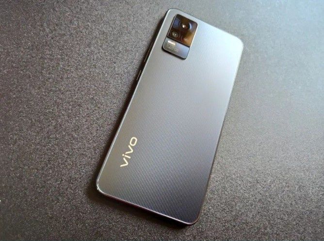 Vivo V21e 128/8 ideal