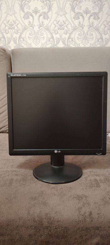 Монитор LG 17' vga