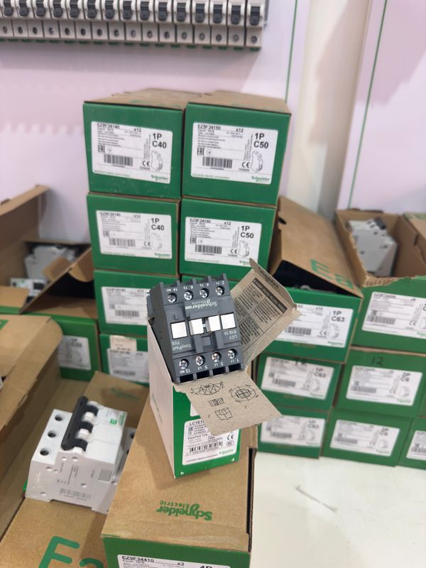 Kontaktor TVS 3P 1HO 18A 400V AC3 220V 50 gc Kontaktor TVS 3P 1HO 18A 400V AC3 220V 50 gc