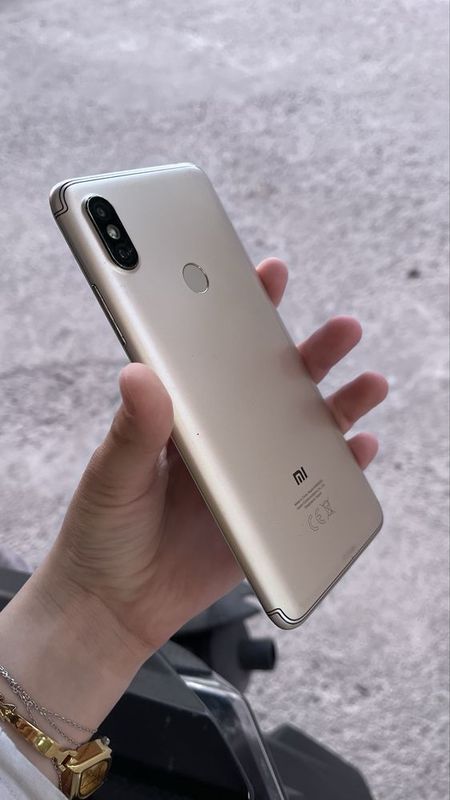Redmi S2 sotiladi b/u Redmi S2 sotiladi b/u