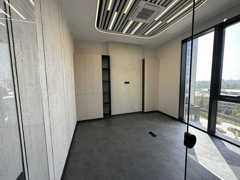 Сдаётся коммерческое помещение БЦ Триллиант 1 линия 90м² Сквер Ucell Сдаётся коммерческое помещение БЦ Триллиант 1 линия 90м² Сквер Ucell