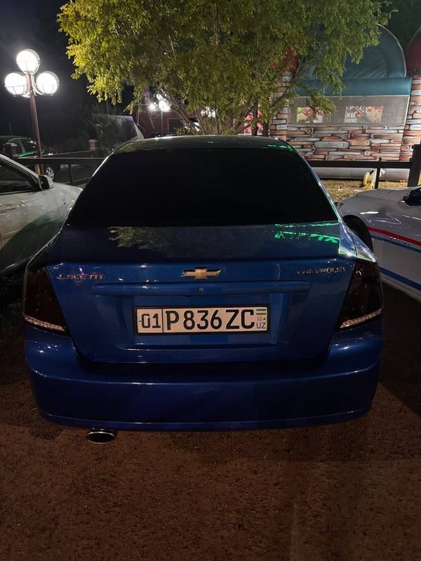 Продаю срочно машину Продаю срочно машину