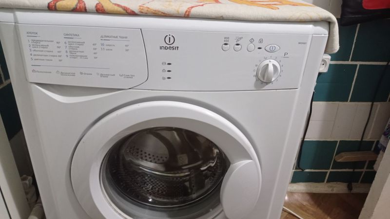 Продаю срочно стиральную машину ИНДЕЗИТ. Продаю срочно стиральную машину ИНДЕЗИТ.