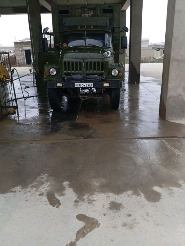 zil Ural mator