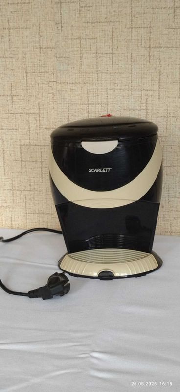 Кофеварка капельная " SCARLETT" Кофеварка капельная " SCARLETT"