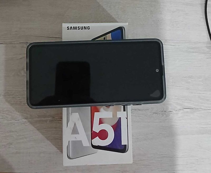 Samsung A51 БУ 64 Гб продается сотилади