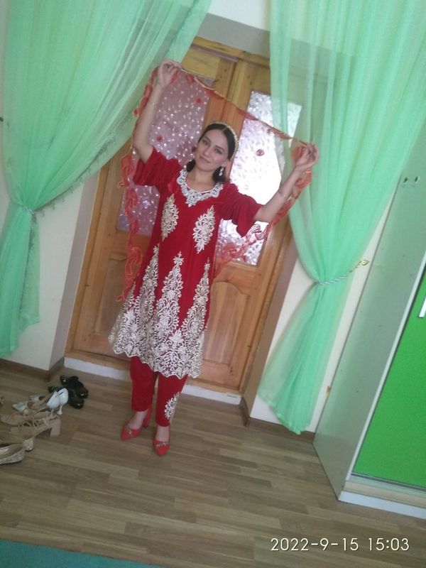 150000 1 marta kiyilgan razmer S M ga Tushadi 150000 1 marta kiyilgan razmer S M ga Tushadi