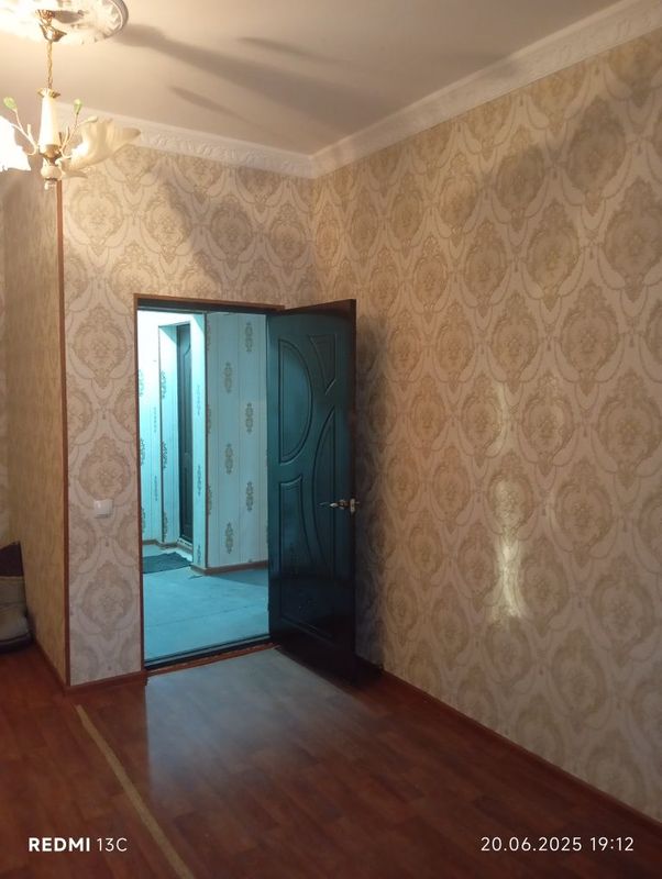 Продается 2 -х ком.кв. на 2 этаже в городе Алмалык на 5/2 Продается 2 -х ком.кв. на 2 этаже в городе Алмалык на 5/2