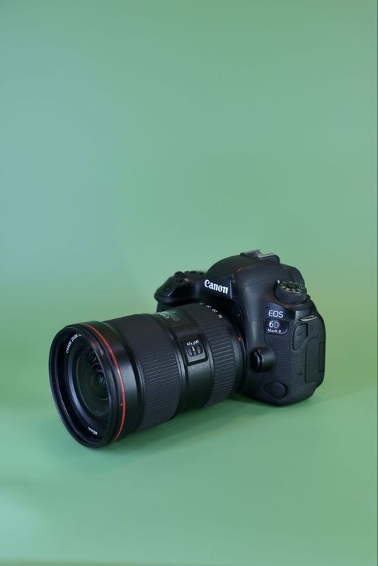 Canon EOS 6D mark II 16-35mm f2.8 III