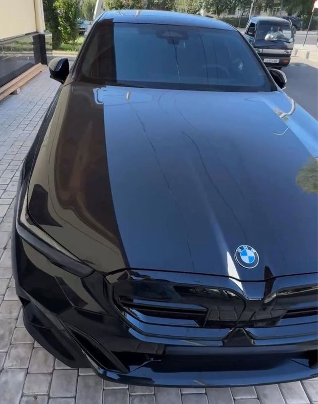 BMW Xdrive 530i 2024 год