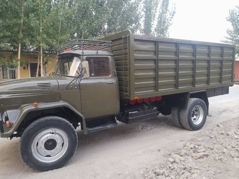 Zil 131 sotiladi