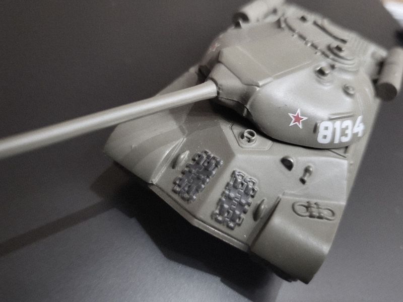 Продам танк модель ИС-3 Продам танк модель ИС-3