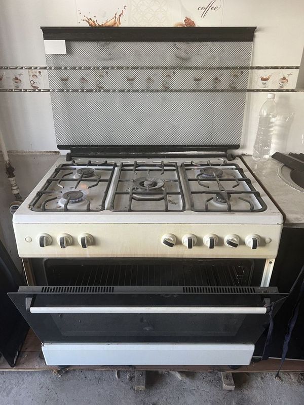 Продаётся Газ плита 90 см , Кондитционер 09 , Витяжка Продаётся Газ плита 90 см , Кондитционер 09 , Витяжка