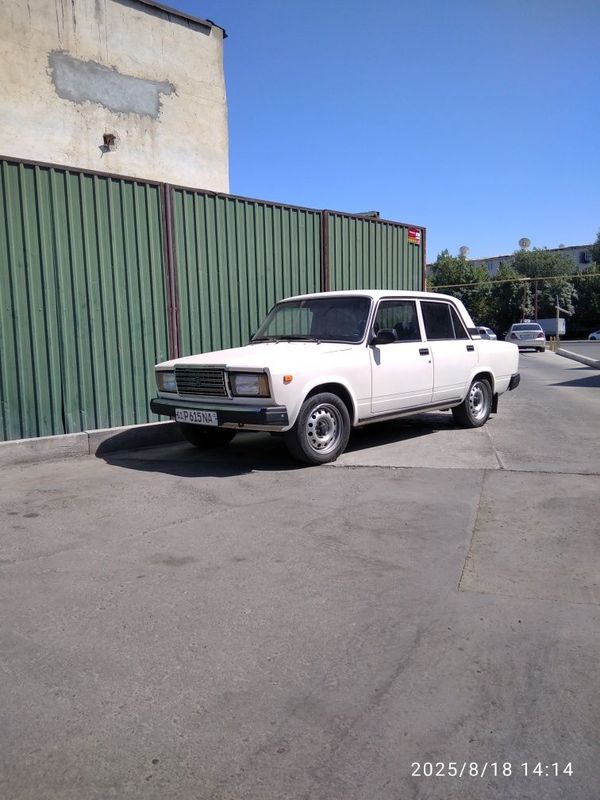 Продам ваз 2107 . Матор 06 каропка 5ступка 1996 года выпуска