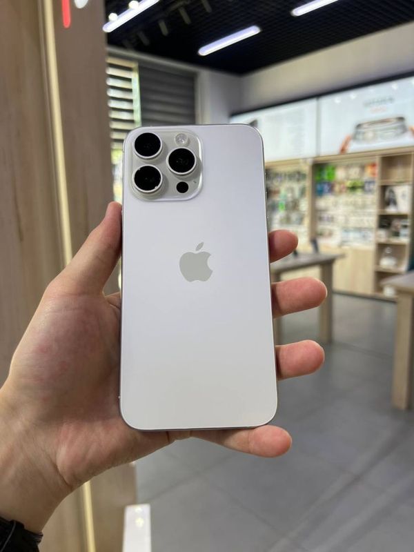 Iphone 15 pro Srochni naqt yoki varyantga beriladi