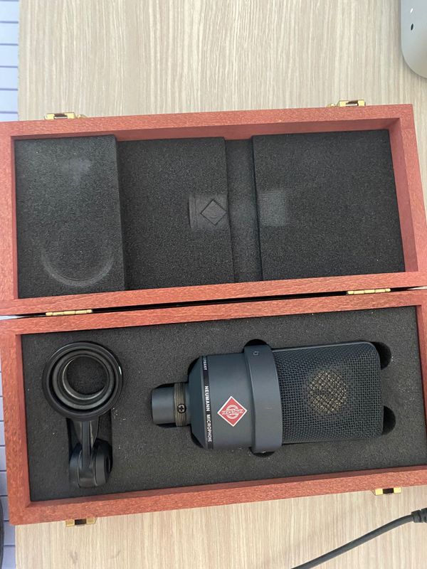 Студийный микрофон Neumann TLM 103. Оригинал. Студийный микрофон Neumann TLM 103. Оригинал.
