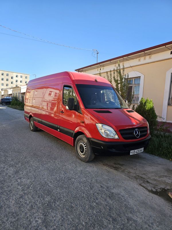 Mercedes sprinter Max zudlik bilan sotiladi.