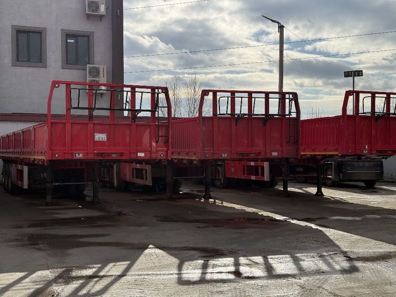 Konteynravoz pirtsep yarim tirkama polpirtsep sotuvda tayyor Konteynravoz pirtsep yarim tirkama polpirtsep sotuvda tayyor
