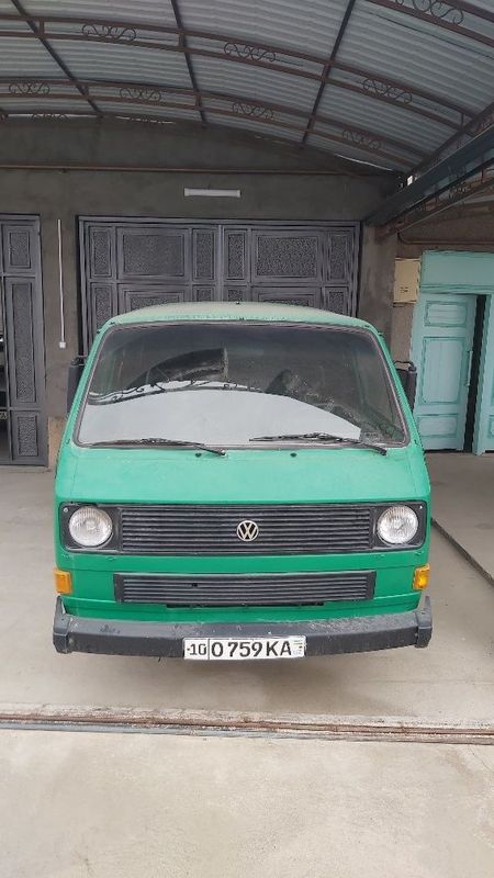 Minivan Volkswagen Srochno sotiladi