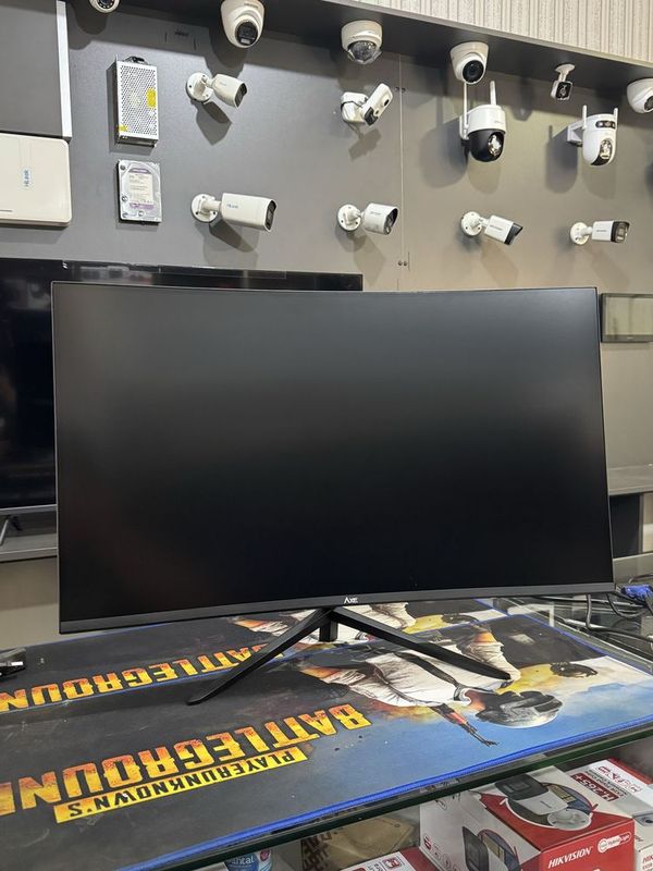 Axe 27" Curved Gaming 180hz Gladio Axe 27" Curved Gaming 180hz Gladio