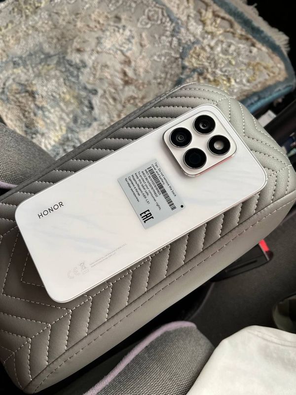 Honor x 8c Sotiladi srochno