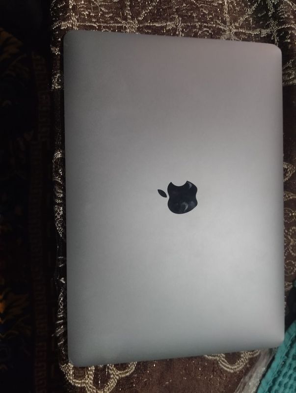 Macbook M1 Xolati alo yili2020 . hotira 8.256gb