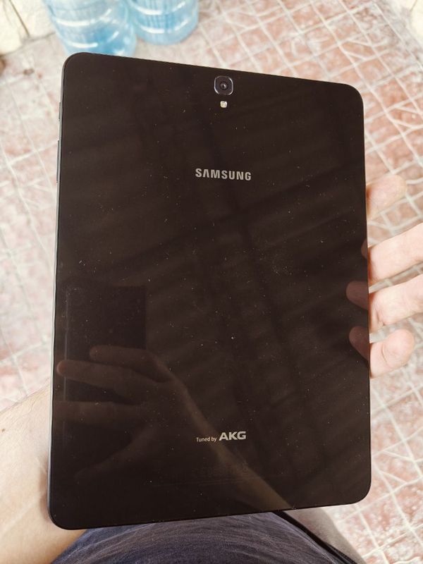 Срочно продам samsung tab s3