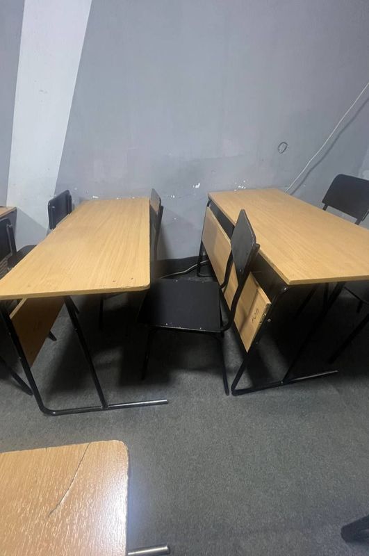Parta va stullar sotiladi Parta va stullar sotiladi