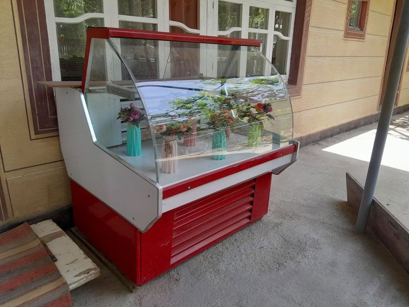Hodilnik vitrina Hodilnik vitrina