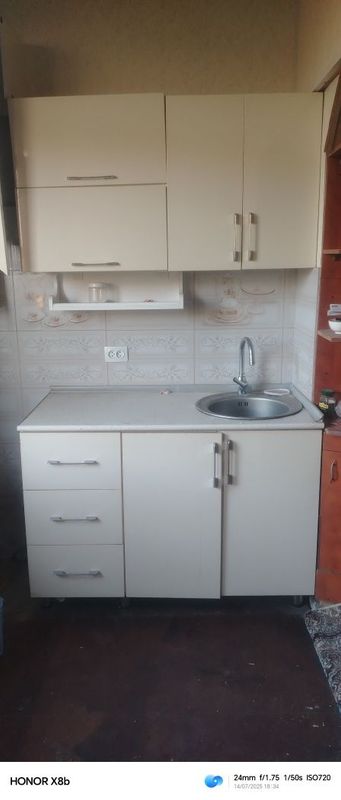 Kuxinni mebel sotiladi