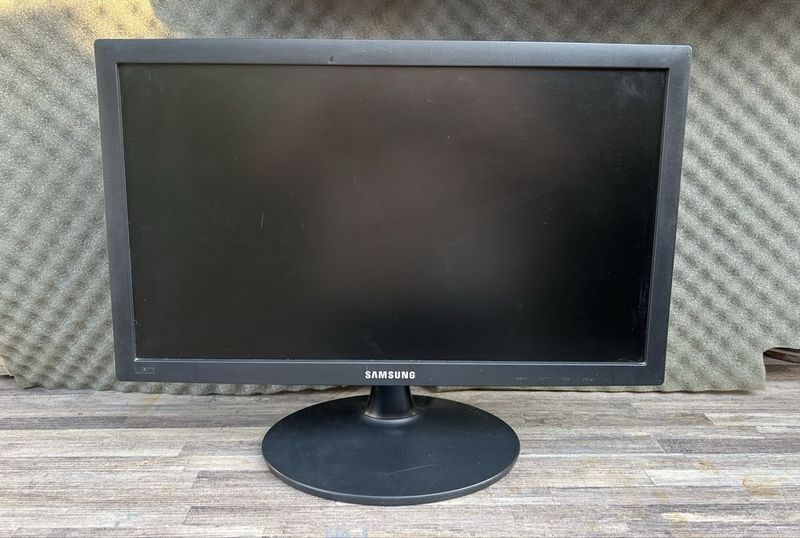 Монитор Samsung. Монитор Samsung.