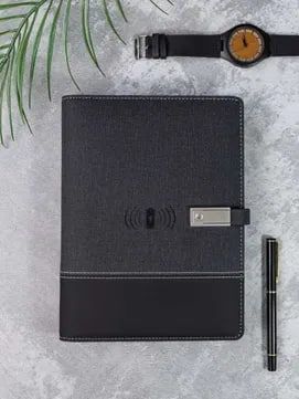 Блокнот с беспроводной зарядкой и флешкой | iPhone / Xiaomi Блокнот с беспроводной зарядкой и флешкой | iPhone / Xiaomi
