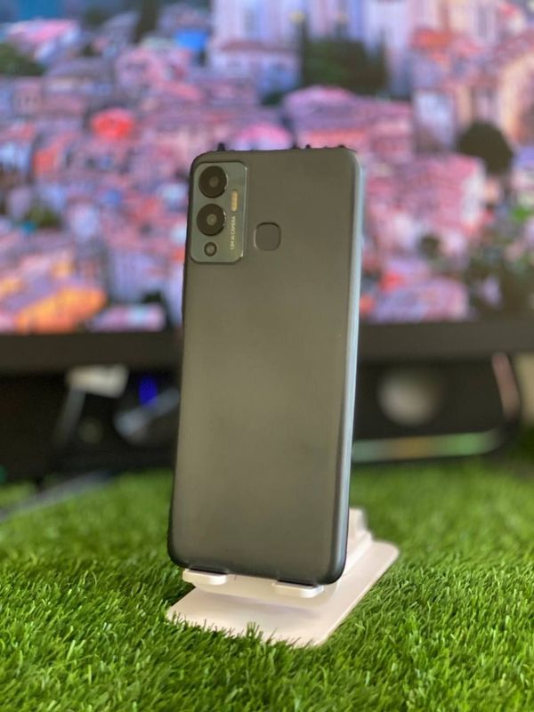 Infinix Hot 12PLAY sotiladi Infinix Hot 12PLAY sotiladi