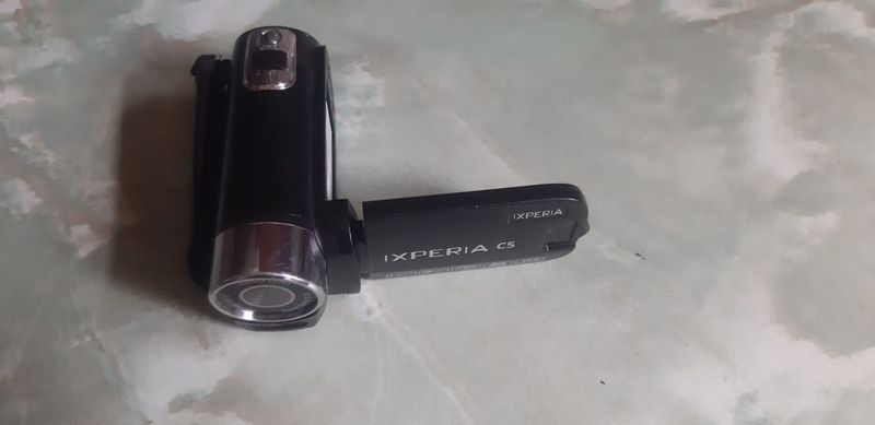 Продам видео камеру