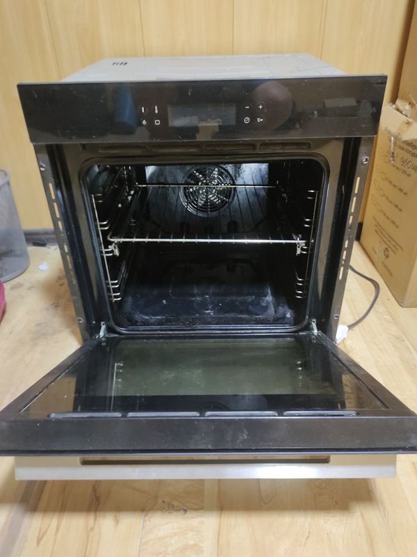 Продаю духовой шкаф в хорошем состоянии Продаю духовой шкаф в хорошем состоянии