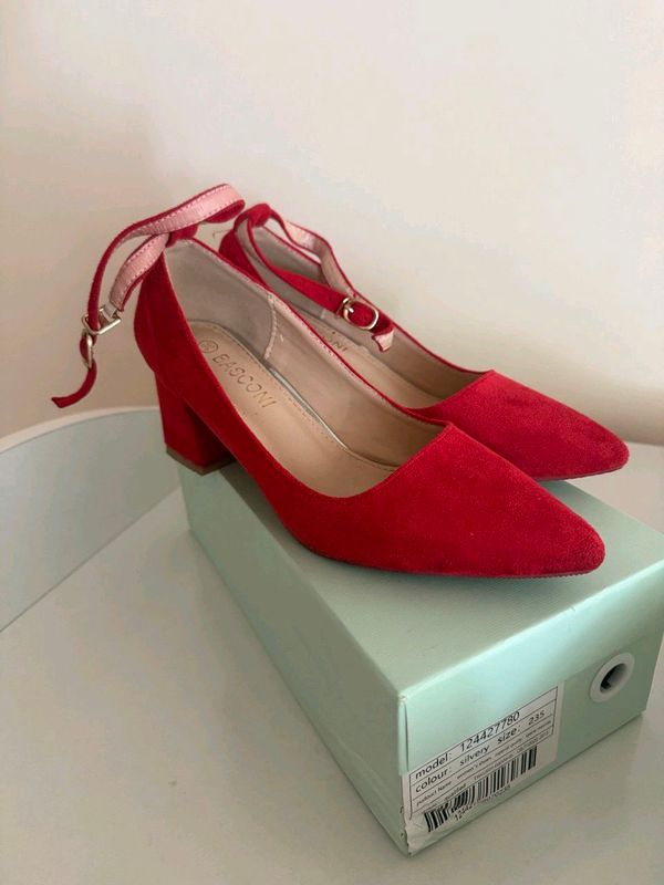Tufli basconi 36 razmer Tufli basconi 36 razmer