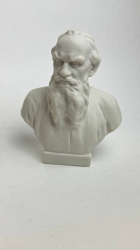 Фарфоровая статуэтка бюст Толстой ЛЗФИ СССР антиквариат фигурка Фарфоровая статуэтка бюст Толстой ЛЗФИ СССР антиквариат фигурка