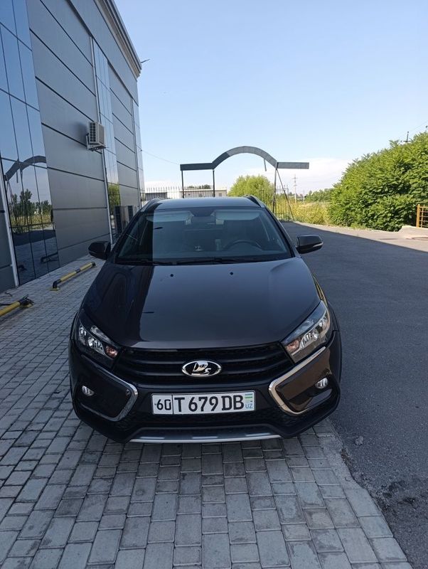 Lada Vests Cross