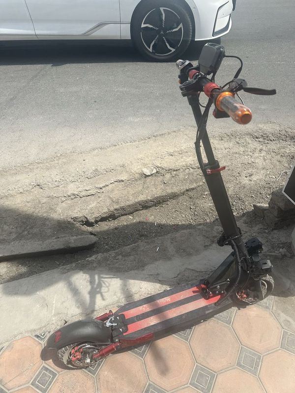 Elektro samokat sotiladi Elektro samokat sotiladi